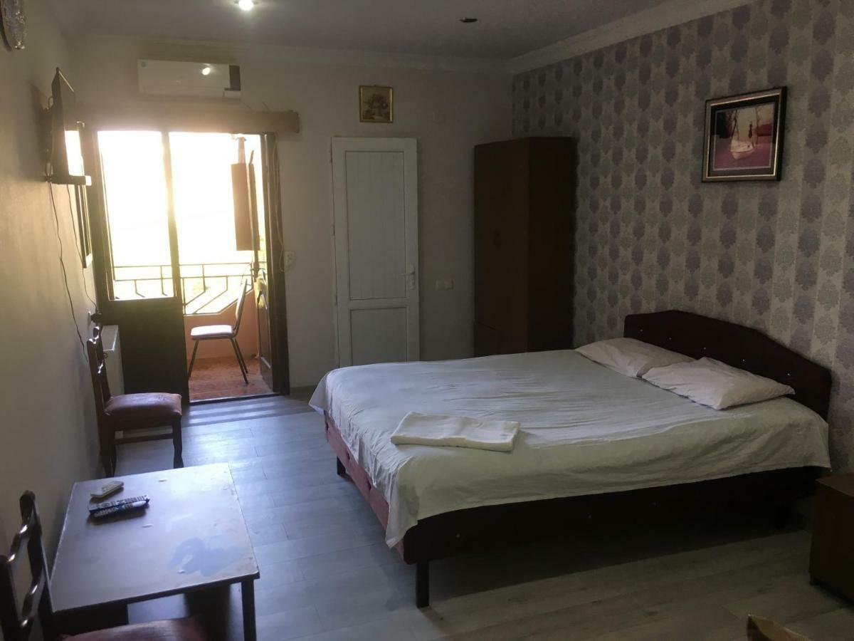 Hotel Texas Tbiliszi Kültér fotó